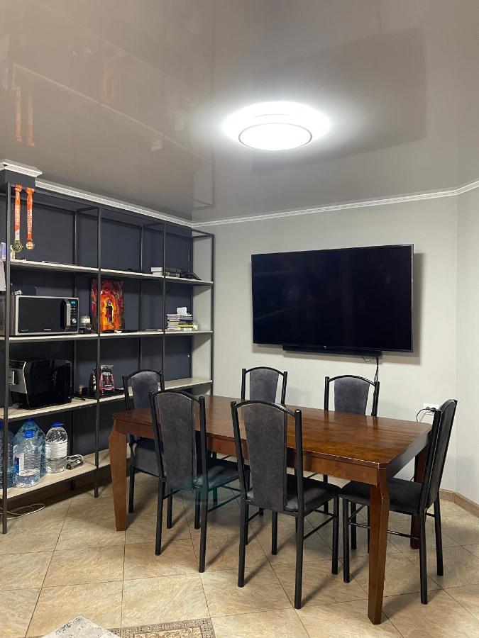 比什凯克 Fam_House酒店 外观 照片